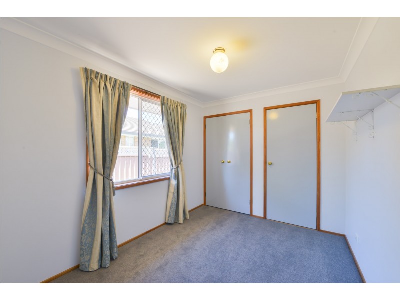 1 and 2/6 Belah Close, Tamworth NSW 2340