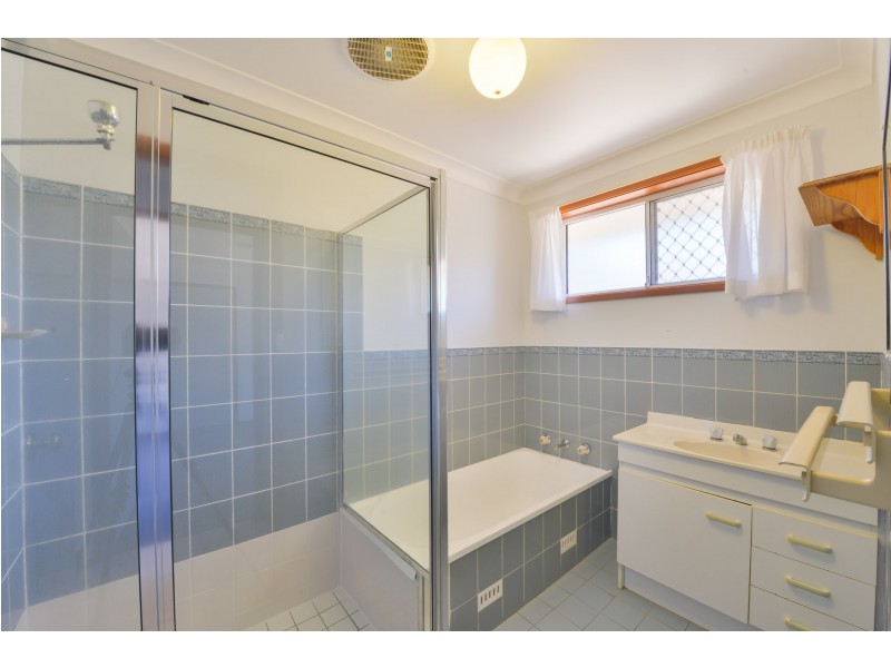 1 and 2/6 Belah Close, Tamworth NSW 2340