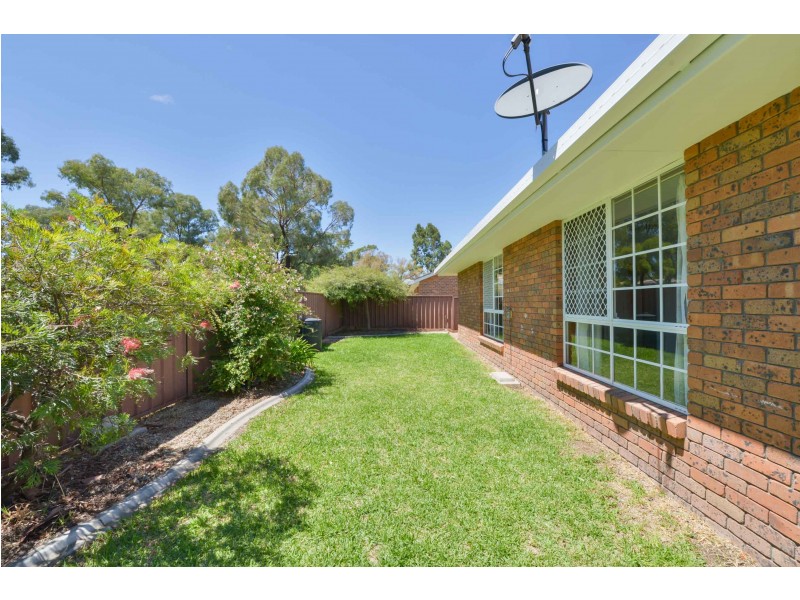 1 and 2/6 Belah Close, Tamworth NSW 2340