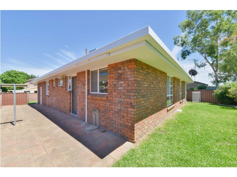 1 and 2/6 Belah Close, Tamworth NSW 2340