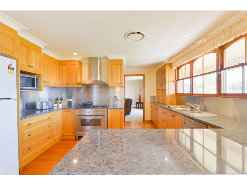 4 Amaroo Road, Tamworth NSW 2340