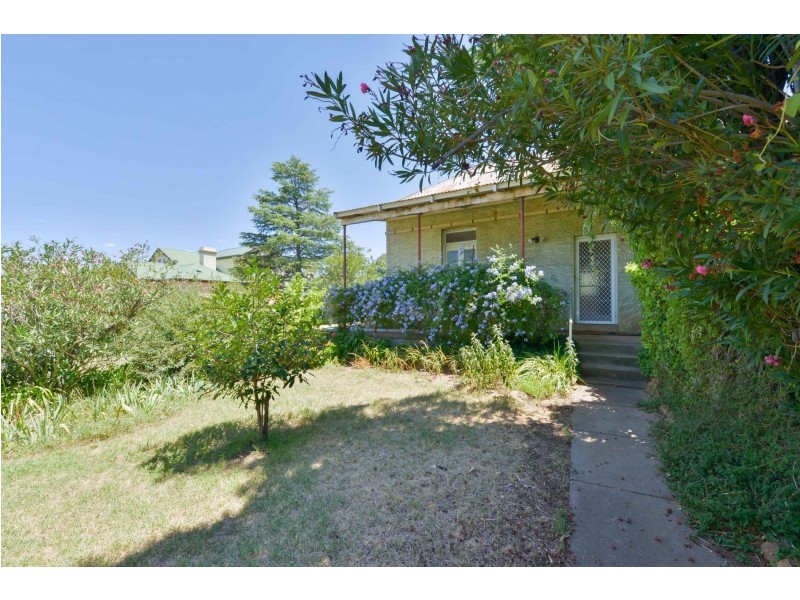 160 and 160A North Street, Tamworth NSW 2340