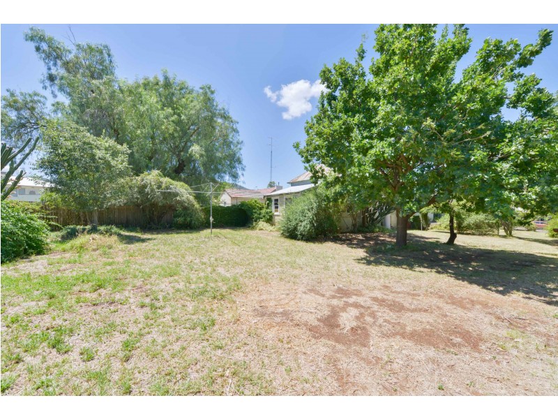 160 and 160A North Street, Tamworth NSW 2340