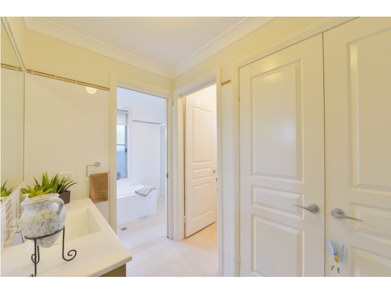 77 The Heights, Tamworth NSW 2340