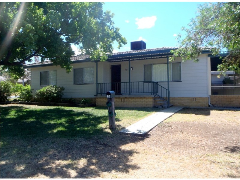 17 Milburn Road, Tamworth NSW 2340