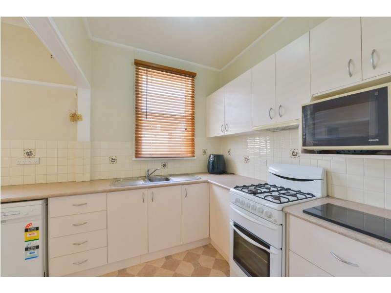 27 Peel Street, Tamworth NSW 2340