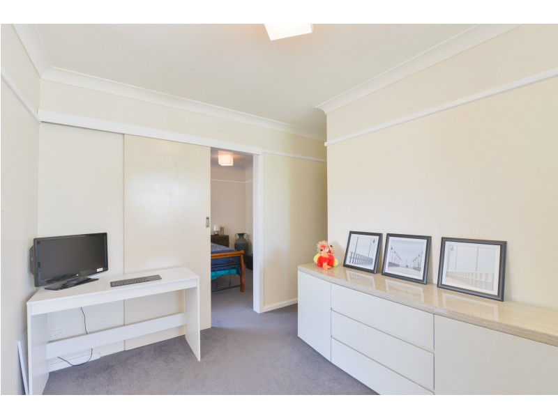 27 Peel Street, Tamworth NSW 2340