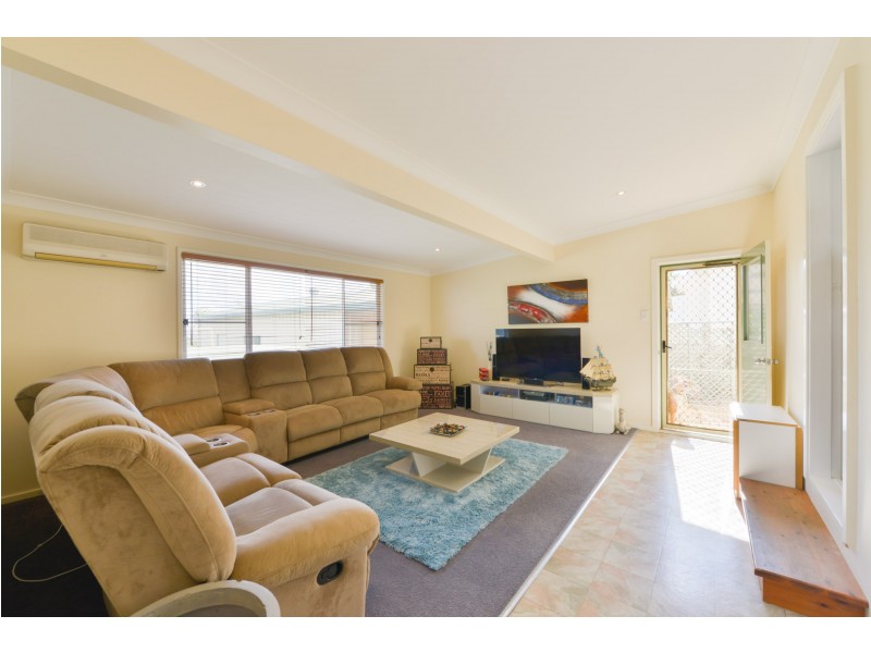 27 Peel Street, Tamworth NSW 2340