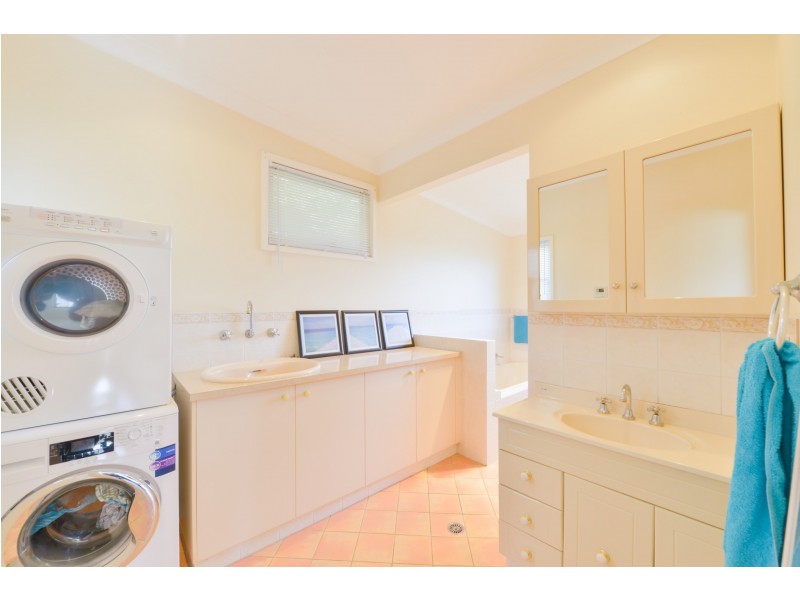 27 Peel Street, Tamworth NSW 2340