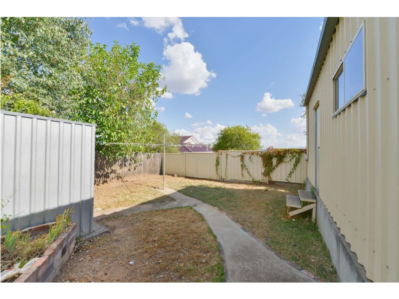 27 Peel Street, Tamworth NSW 2340