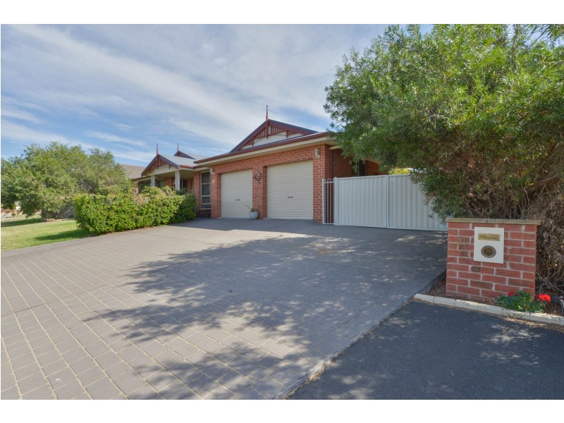 21 Warburton Drive, Westdale NSW 2340