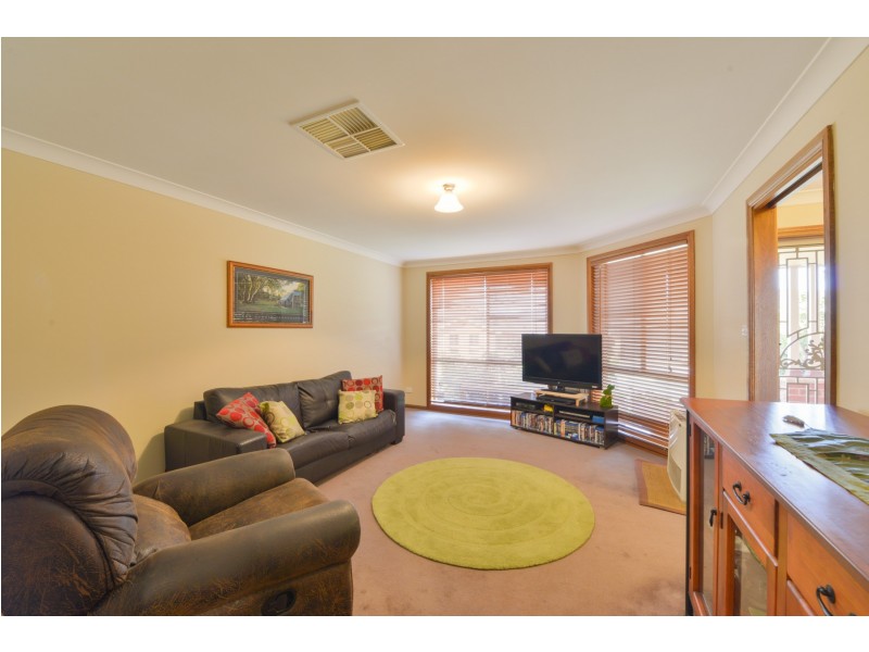 21 Warburton Drive, Westdale NSW 2340