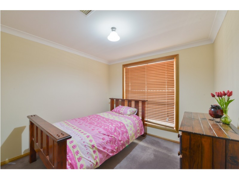 21 Warburton Drive, Westdale NSW 2340