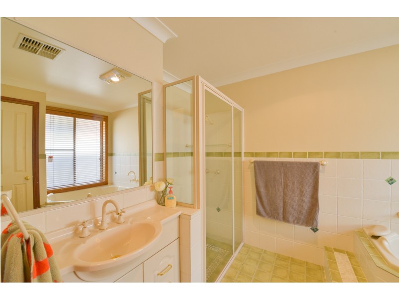 21 Warburton Drive, Westdale NSW 2340