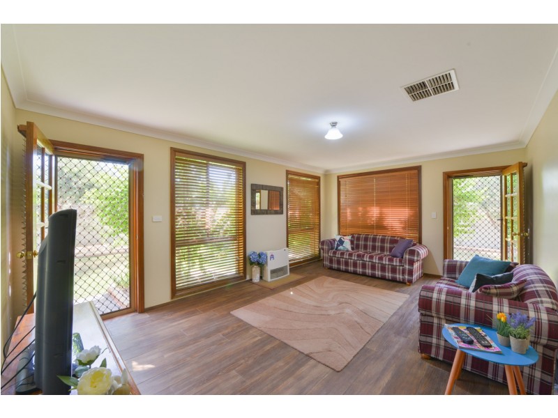 21 Warburton Drive, Westdale NSW 2340