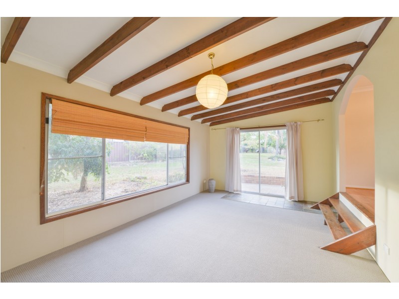 17 Carole Drive, Kootingal NSW 2352