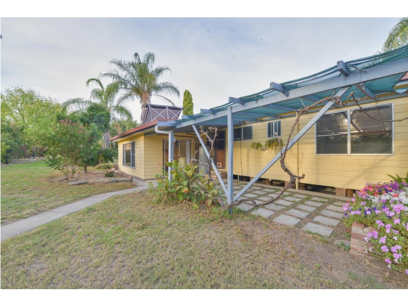 17 Carole Drive, Kootingal NSW 2352