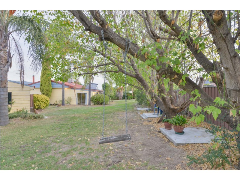 17 Carole Drive, Kootingal NSW 2352