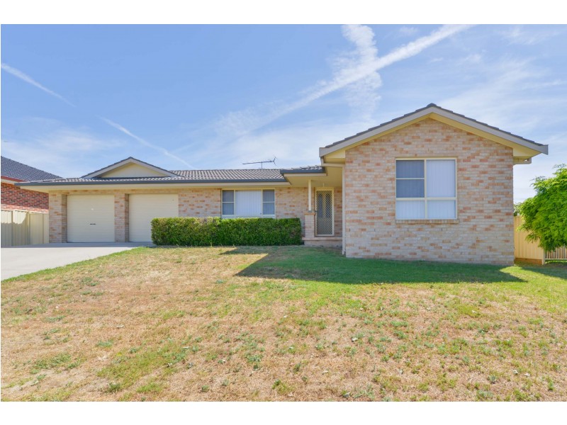 27 Fishermans Place, Tamworth NSW 2340
