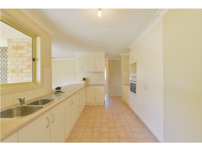 27 Fishermans Place, Tamworth NSW 2340