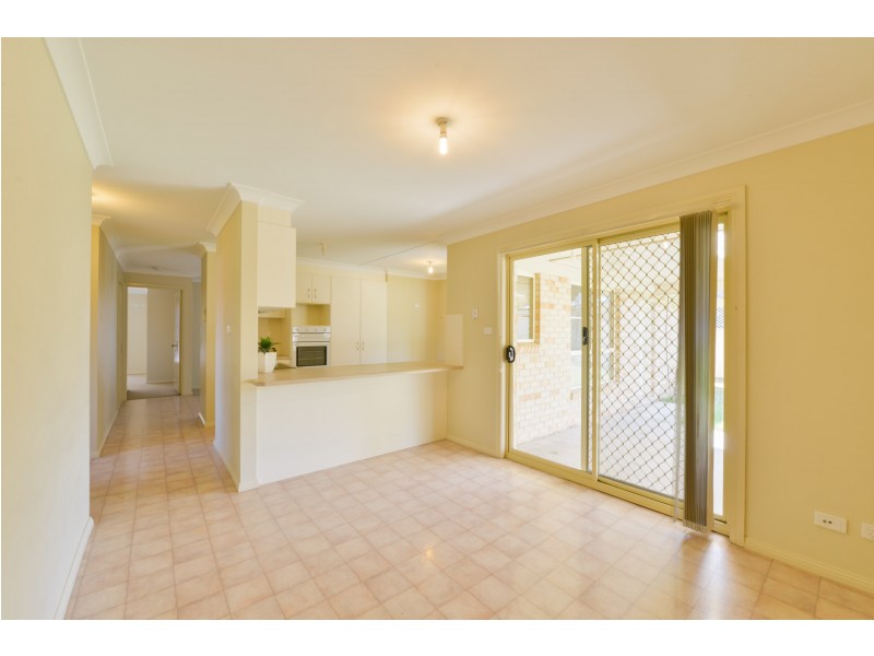 27 Fishermans Place, Tamworth NSW 2340
