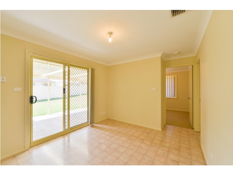 27 Fishermans Place, Tamworth NSW 2340