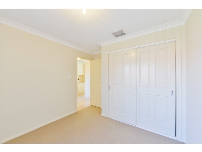 27 Fishermans Place, Tamworth NSW 2340