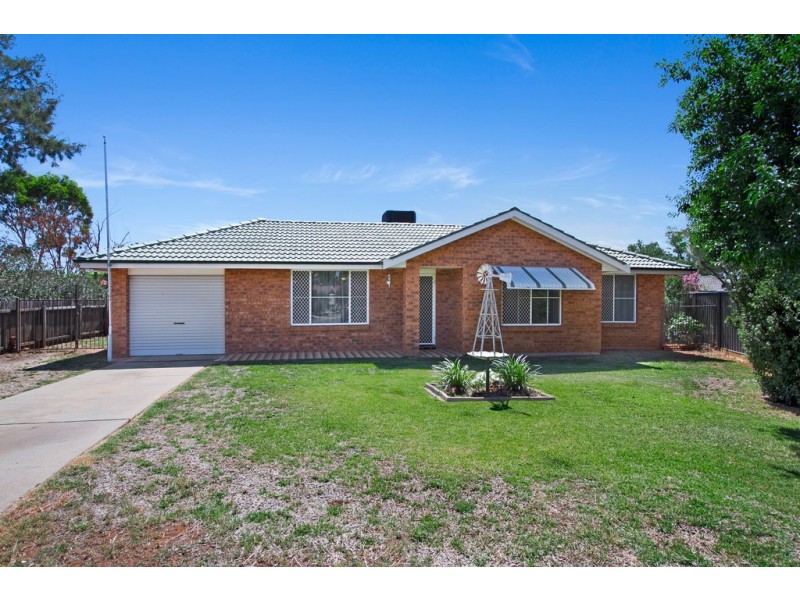 20 Caley Close, Tamworth NSW 2340