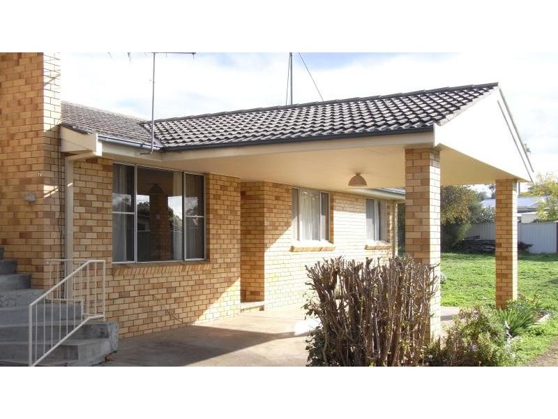 8/2 Edward Street, Tamworth NSW 2340