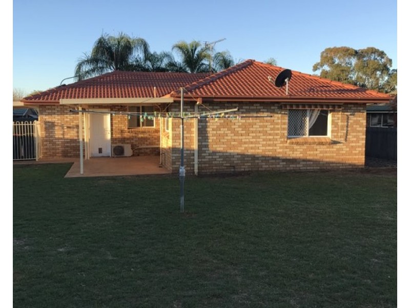 13 Caley Close, Tamworth NSW 2340