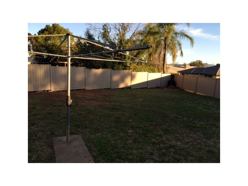 12 Milburn Road, Tamworth NSW 2340