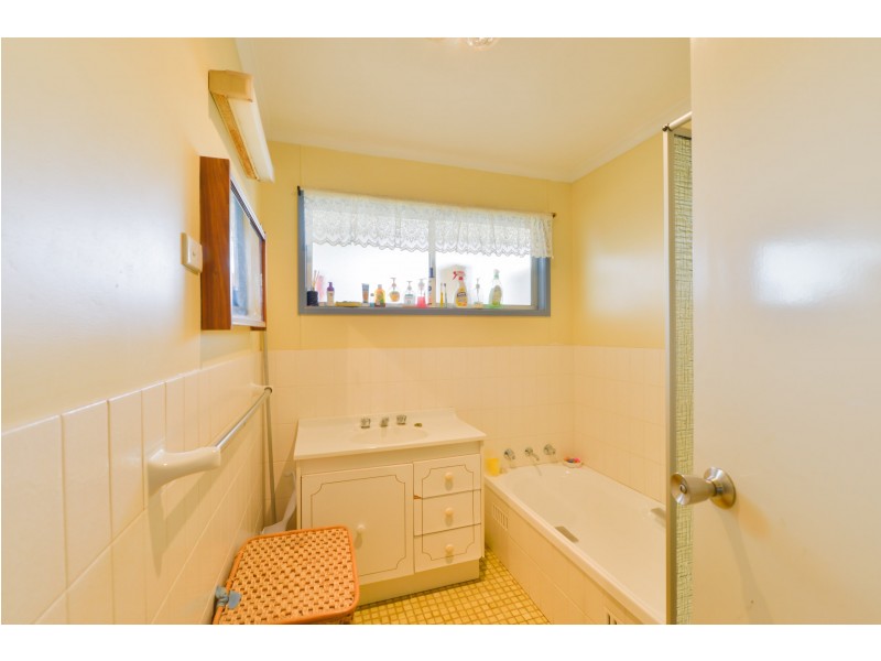 20 Evans Street, Westdale NSW 2340