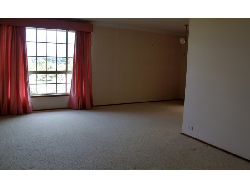 16 Beattie Boulevard, Tamworth NSW 2340