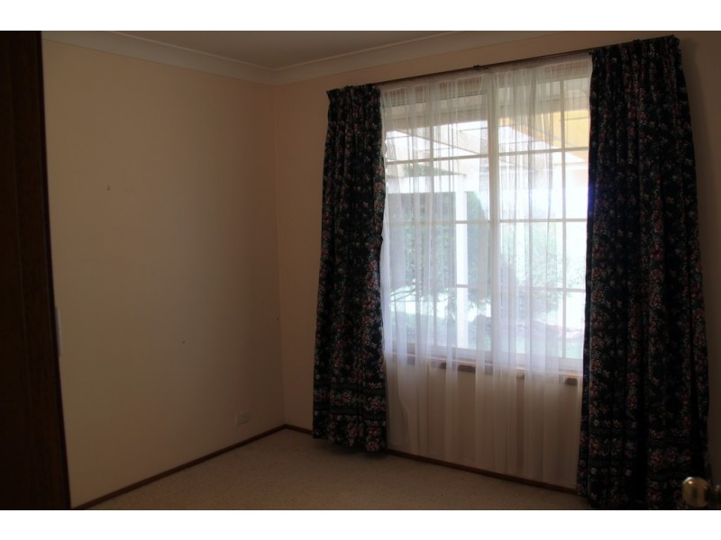 16 Beattie Boulevard, Tamworth NSW 2340