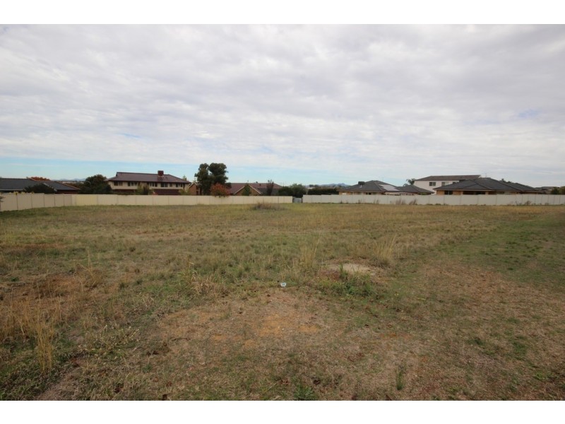 39 Ebony Close, Tamworth NSW 2340