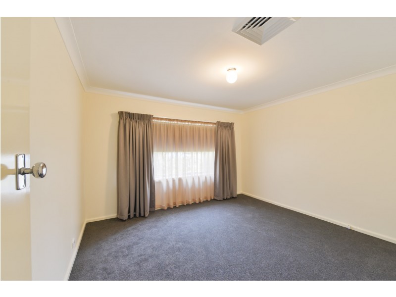 18 Murrawai Street, Tamworth NSW 2340