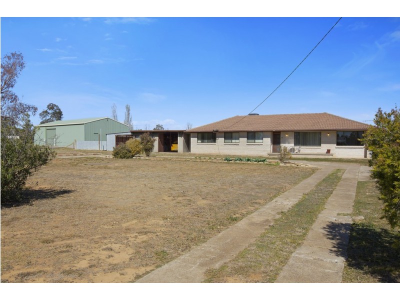 100 Warrah Road, Tamworth NSW 2340