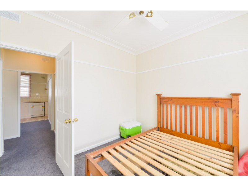 27 Peel Street, Tamworth NSW 2340