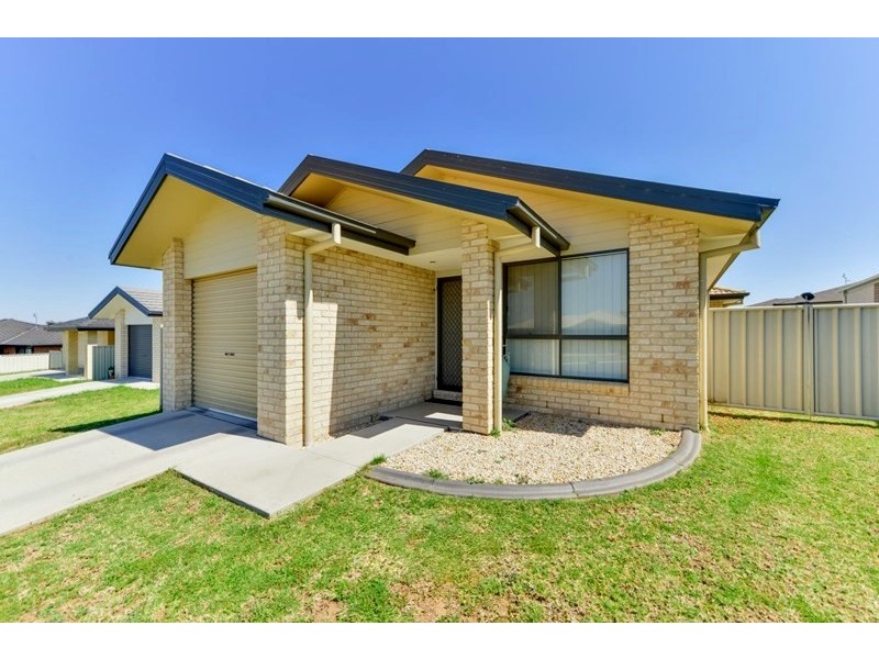 5a Brushbox Grove, Tamworth NSW 2340
