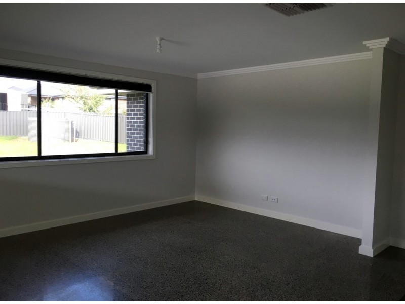9 Semillon Drive, Tamworth NSW 2340
