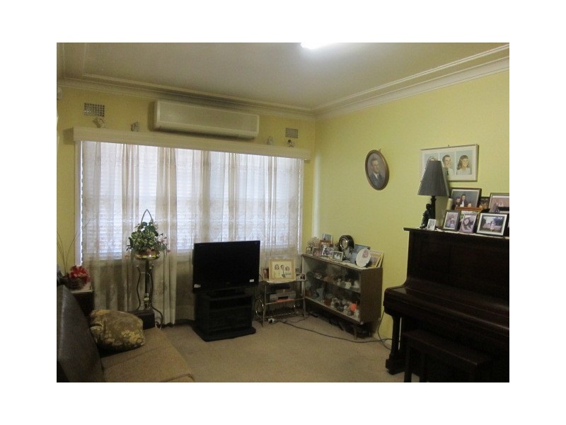 2 Edgeroy Street, Tamworth NSW 2340