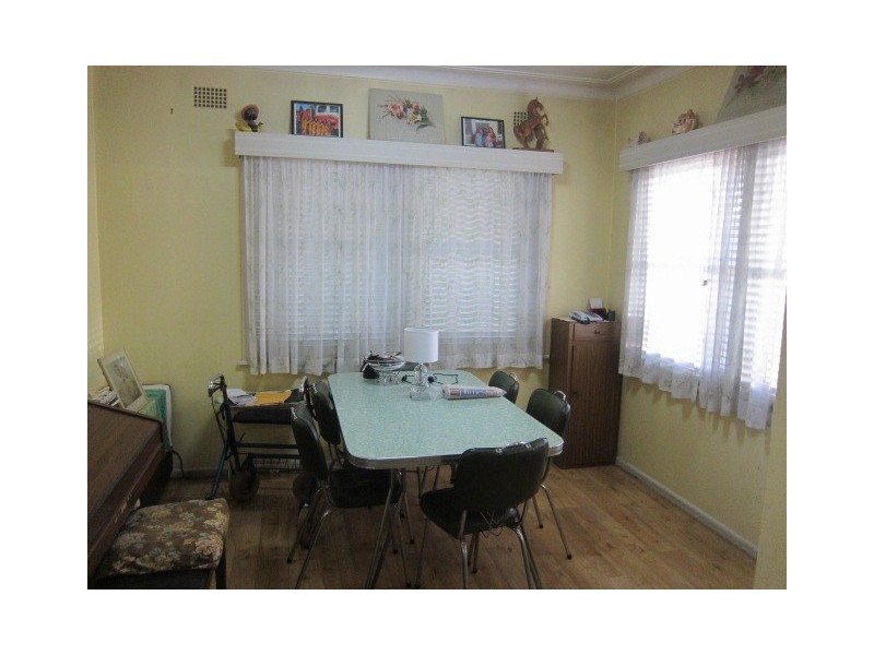 2 Edgeroy Street, Tamworth NSW 2340