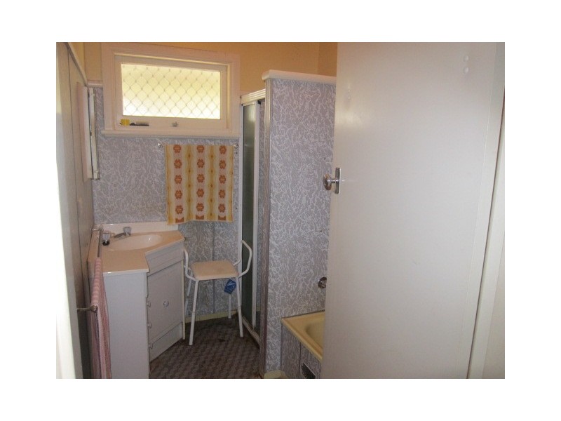 2 Edgeroy Street, Tamworth NSW 2340