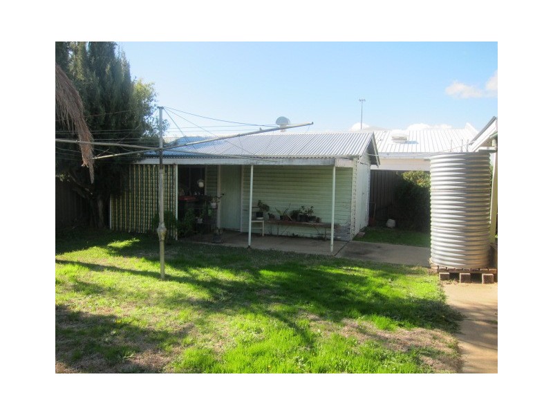 2 Edgeroy Street, Tamworth NSW 2340