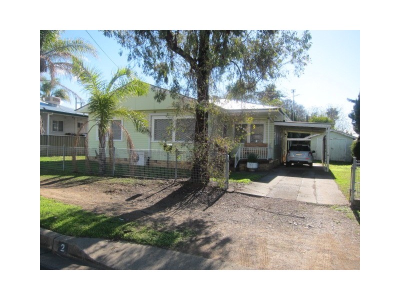 2 Edgeroy Street, Tamworth NSW 2340