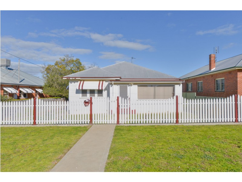 64 Mathews Street, Tamworth NSW 2340