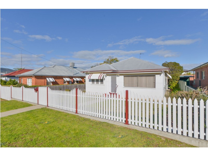 64 Mathews Street, Tamworth NSW 2340