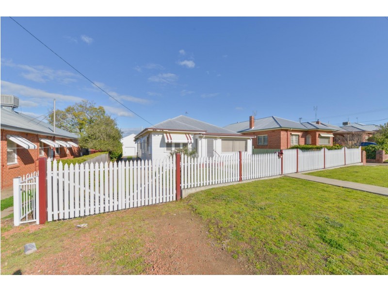 64 Mathews Street, Tamworth NSW 2340