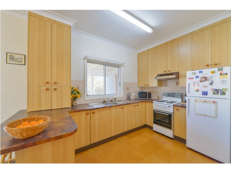 64 Mathews Street, Tamworth NSW 2340