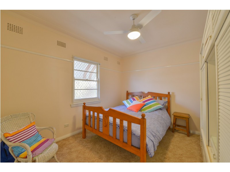 64 Mathews Street, Tamworth NSW 2340